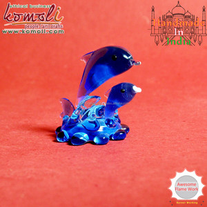 Figurines de dauphins jumeaux en verre borosilicate bleu profond, sculptures en verre faites à la main pour la décoration de la maison et les objets de collection - Product Image 6