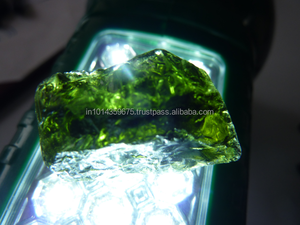 Piedra en bruto de paja de turmalina negra verde natural Piedra preciosa mineral Esmeralda - Product Image 2