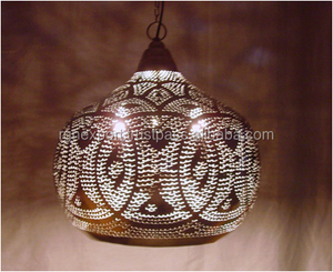 Lampe suspendue en métal style marocain, lampes de plafond en fer avec design de travail découpé, aspect antique en cuivre - Product Image 2