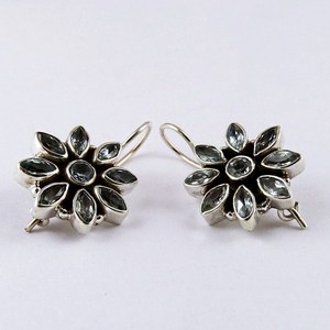 Impresionantes Pendientes de Plata de Ley 925 con Circonitas Blancas y Diseño Floral Bohemio de Shri Ashapura Jewels, Certificados por Terceros - Product Image 3
