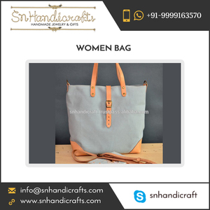 Sac à main pour femme au design tendance et magnifique, look étonnant, en vente - Product Image 1