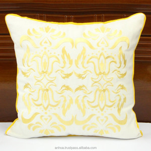 Dekorativer Kissen bezug aus besticktem Leinen mit Barock muster - Product Image 2