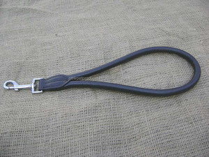 Meilleur prix Qualité supérieure Nouveau collier de dressage pour petit chien fait à la main avec laisse PU et cuir pour chiens - Product Image 2