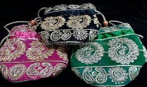 กระเป๋าแบบมีซิปสไตล์ฮิปปี้โบฮีเมียนสำหรับงานแต่งงานกระเป๋าปักลายดอกไม้สีชมพูเขียว - Product Image 3