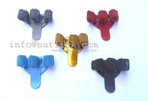 Porte-stylo de bureau bleu ciel avec porte-badge intégré et accessoires - Product Image 3