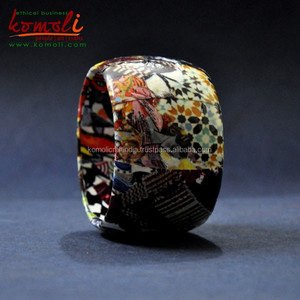 กำไลข้อมือเดคูพาจแบบกำหนดเอง ทำจากกระดาษมาเช่และไม้ - Product Image 5