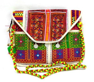 Sac à main indien vintage Banjara Floral froncé Kutch broderie traditionnelle fermeture à glissière à la main coton doublure sac à main pochette - Product Image 1