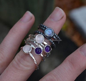 Anillo de plata de ley con piedra pequeña redonda de piedras preciosas - Product Image 3