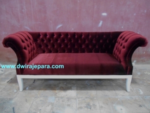 Sofá marrón rojo, mueble de sala de estar
