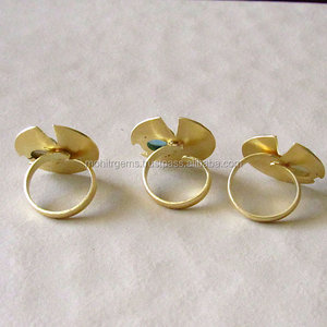 แหวนค๊อกเทลสไตล์คลาสสิกตัวหนาพร้อมพลอยสีตัด CAB แบบเรียบๆอุปกรณ์เสริมที่ทันสมัย - Product Image 2