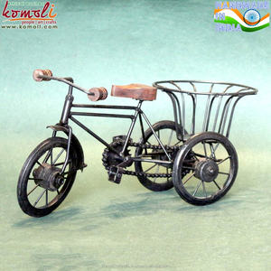 Nouveau support de plante de vélo en fer forgé de qualité supérieure, modèle de jardinière décorative miniature pour décoration intérieure avec prix de gros - Product Image 4