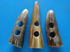 กระดุมเขาสัตว์แท้ขนาด 15 มม. แบบสำเร็จรูป 4 รู แบบแบน แกะสลักได้ ใช้งานได้จริง ล้างทำความสะอาดได้ งานศิลปะสมัยใหม่ ของสะสม ตกแต่งเสื้อผ้า ลายเสื้อแจ็คเก็ต - Product Image 4