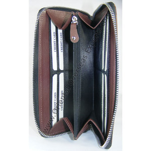 กระเป๋าถือที่แกะสลักจากหนังแท้มีซิปปิด3ด้านช่องใส่ธนบัตรช่องใส่บัตรมีซิปลายนูนโลโก้ - Product Image 4