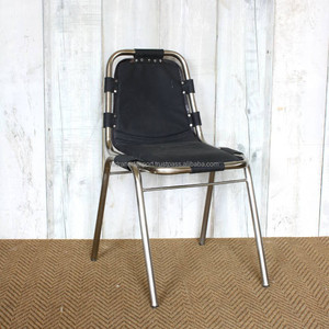 เก้าอี้รับประทานอาหารแบบพับได้สไตล์อุตสาหกรรมและวินเทจหนังแท้ & เตารีดสำหรับเฟอร์นิเจอร์ในบ้านหรือโรงแรม - Product Image 3