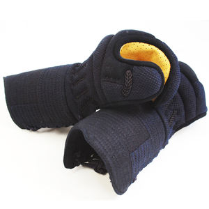 Mokkei : Bogu Kote de Kendo entièrement fait à la main et traditionnel avec indigo japonais, fabriqué au Japon - Product Image 3