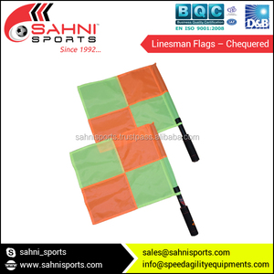 Banderas de juez de línea de fútbol a cuadros de PVC duraderas y elegantes Accesorio deportivo oficial único con función de logotipo - Product Image 2