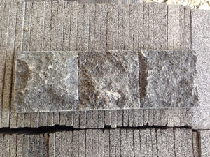 Carreaux Pedra Hitam en pierre naturelle Carreaux de sol d'extérieur au design rustique Carrelage de piscine Fonction antibactérienne pour usage extérieur - Product Image 1