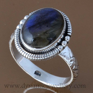925 Sterling Silver Ladies Wedding Jewelry Gemstone Bulk Labradorite Cabochon Ring with Bezel Setting for Parties Wholesale - Product Image 1