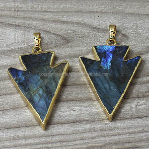Colgante de labradorita brillante, joyería de plata triangular hecha a mano con bisel chapado en oro con piedra preciosa de punta de flecha - Product Image 2