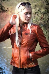 Veste d'extérieur d'hiver sur mesure moderne et imperméable à l'eau et coupe-vent à col montant ajusté en cuir véritable pour hommes élégants - Product Image 2