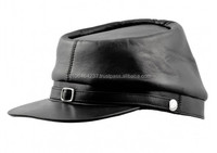 Gorra Plana Ajustable de Cuero Negro con Costuras Rojas y Hebilla Metálica, Estilo Punk Unisex, para Uso Casual al Aire Libre