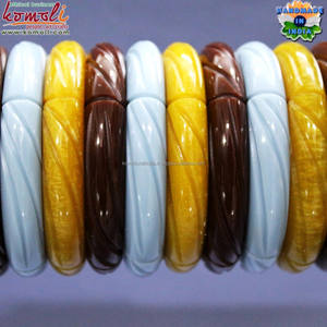 Brazalete de Resina de Bakelite Tallada a Mano Personalizada Estilo Mostaza - Product Image 2