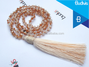 Collier de perles longues en macramé avec pompon de style classique pour cadeau de mode de fiançailles de fête - Product Image 3