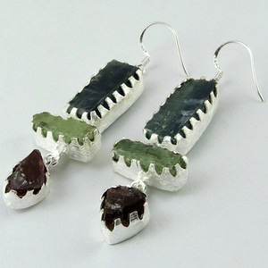 Boucles d'oreilles unisexes pour femme, style bohème glamour, avec trois pierres, en argent sterling 925, bijoux indiens, collection Magic of Three Stone - Product Image 3