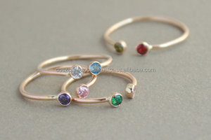 Çift <span class=keywords><strong>Birthstone</strong></span> altın iki taş taş istifleme çiftler altın dolu at nalı yüzük