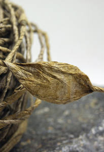 Ficelles en papier Lokta en coton multicolore avec poignée en corde - Product Image 6