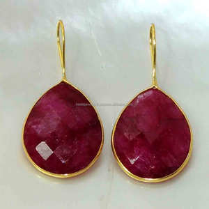 Forma de pêra Dainty Dangle Drop 18k Banhado A Ouro Rubi Brincos para Mulheres Gemstone Natural Menor Preço <span class=keywords><strong>Bulk</strong></span> Seller Red Ruby Brinco - Product Image 1
