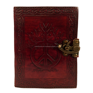 สัญลักษณ์เซลติกสันติภาพสมุดบันทึกหนังแท้สีน้ำตาลเข้มสลักลายนูนพร้อมทองเหลืองโบราณล็อคสมุดบันทึกสำหรับไดอารี่คาถาหนังสือเงา - Product Image 1