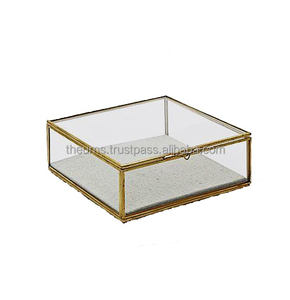 Boîte à bijoux en verre transparent à facettes décoratives avec finition laquée, facile à nettoyer et lavable, forme rectangulaire, design moderne - Product Image 2