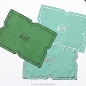 Napperon ou serviette de table avec Logo personnalisé brodé, à bord - Product Image 3