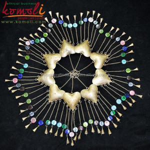 ชุดหัวใจโลหะสีทองแบบเรียบง่าย 6 ชิ้น พร้อมลูกปัดแก้วและกระดิ่ง ของตกแต่งแขวนทำมือสำหรับลานบ้าน สวน หรือบ้านสไตล์โบฮีเมียน - Product Image 4