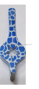 Pince à épiler inclinée en acier inoxydable avec logo personnalisé en forme de cœur de couleur rose - Product Image 2