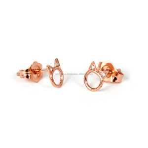 Boucles d'oreilles en or jaune 18 carats avec diamants véritables, ces boucles d'oreilles sont disponibles dans les trois or rose/jaune/blanc - Product Image 2