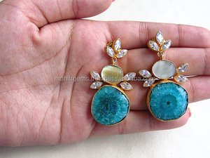 Belles boucles d'oreilles en perles d'agate solaire faites à la main avec acier inoxydable plaqué or CZ et laiton pour les mariages et les fêtes des femmes - Product Image 2