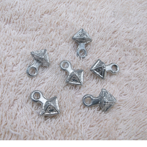 Medeival-Botón de bola de pewter, vástago fundido a mano en el fondo para acoplarlo a tu prenda - Product Image 2