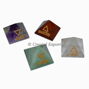 Set de Elementos de Reiki con Pirámides de Piedra Natural: Sets de Elementos de Reiki - Product Image 1