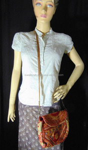 Bolso de mano de noche bordado con hilo - Product Image 6