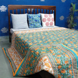Direct Manufacturer's Latest Stylised Handmade Custom Printed Queen <b>Size</b> <b>Quilt</b> Organic Cotton Filling Orange Lotus Design - Product Image 4