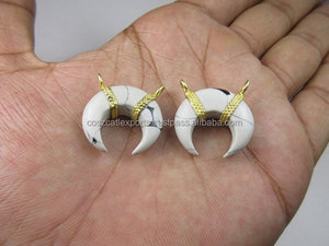 Howlite จี้พระจันทร์เสี้ยวพลอยเทอร์ควอยซ์ขนาดประมาณ1นิ้วรูปดวงจันทร์ - Product Image 2