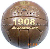 Ballons de football en cuir anciens, ballons de rugby vintage, ballons de handball à l'ancienne, ballons de football pour reconstitutions historiques, durables, 1900, sports de plein air