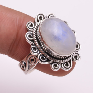 แหวนมูนสโตนสีรุ้งธรรมชาติ เครื่องประดับอินเดีย ขายส่งจํานวนมาก เครื่องประดับแฟชั่นผู้หญิง เงินแท้ 925 - Product Image 1