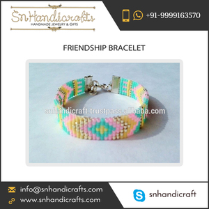 การถักสร้อยข้อมือลูกปัดสีพาสเทลที่ทันสมัยและทันสมัย - Product Image 1