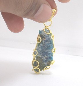 Colgante fino de piedra preciosa de apatita natural, alambre chapado en oro envuelto en forma natural, regalo de joyería de moda para ella - Product Image 2