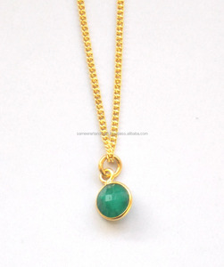 Hermoso bisel de Esmeralda teñido natural con cadena, Collar chapado en oro para compromiso, aniversario, boda y fiesta - Product Image 2