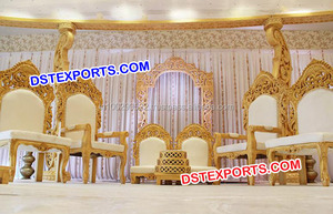 Ensemble de chaises de mariage Bollywood élégantes, magnifiques chaises de Mandap hindoues avec sculptures dorées pour les mariages en Californie - Product Image 6