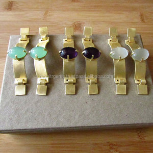 Pendientes colgantes de moda contemporánea Diseño similar a un cinturón con piedra verde mar Barra de metal dorado Joyería elegante - Product Image 3